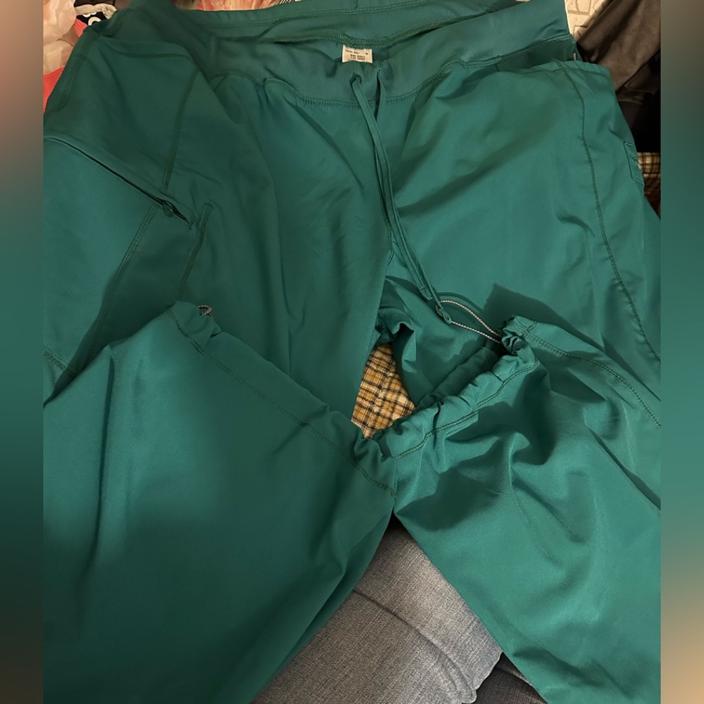 2x infinity scrub pants